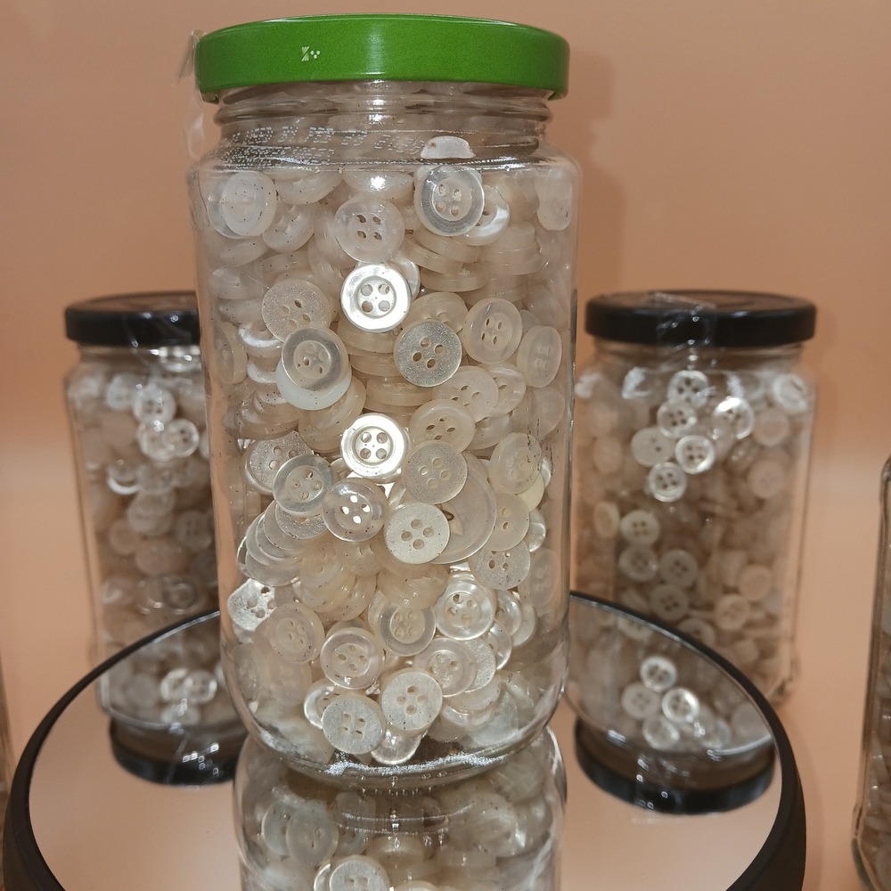 1 (ONE) JAR Vtg Faux Mother of Pearl Buttons Bulk Jar Iridescent Sewing Crafts - Picture 3 of 5